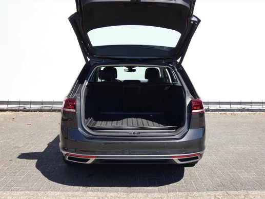 Volkswagen Passat - Afbeelding 10 van 30