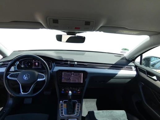 Volkswagen Passat - Afbeelding 21 van 30