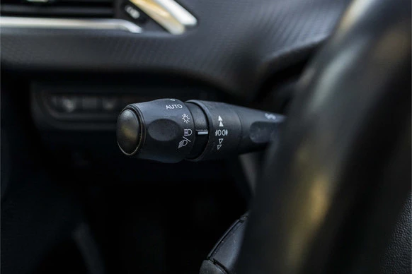 Peugeot 208 - Afbeelding 28 van 30