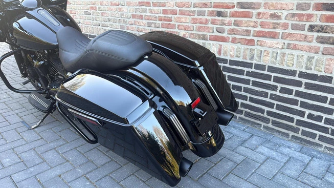 Harley-Davidson Road Glide - Afbeelding 17 van 20
