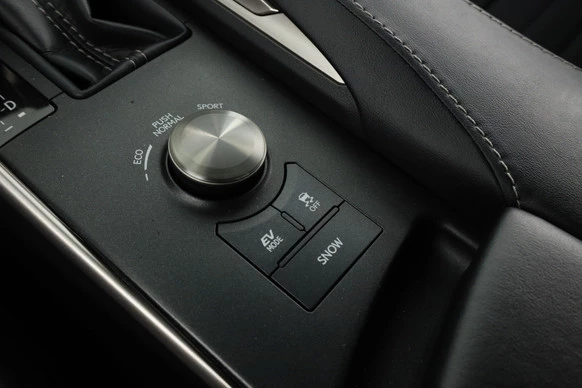 Lexus IS - Afbeelding 25 van 30