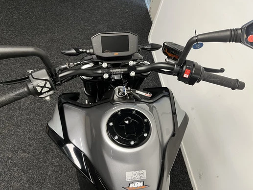 KTM 790 Duke - Afbeelding 20 van 22