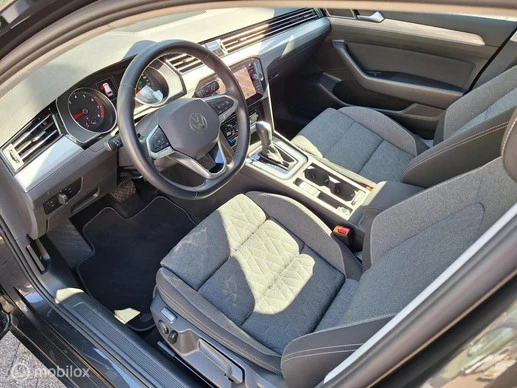 Volkswagen Passat - Afbeelding 17 van 24