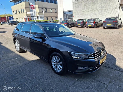 Volkswagen Passat - Afbeelding 5 van 24