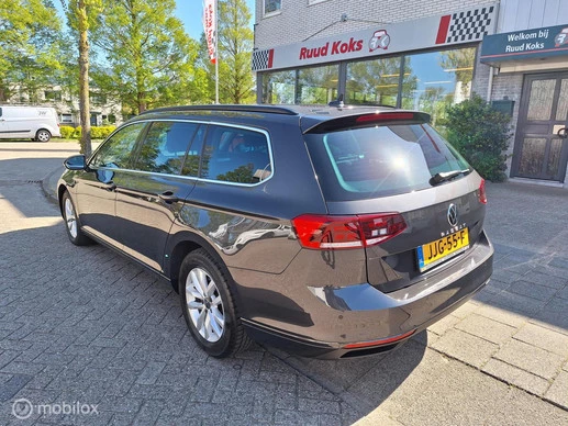 Volkswagen Passat - Afbeelding 8 van 24
