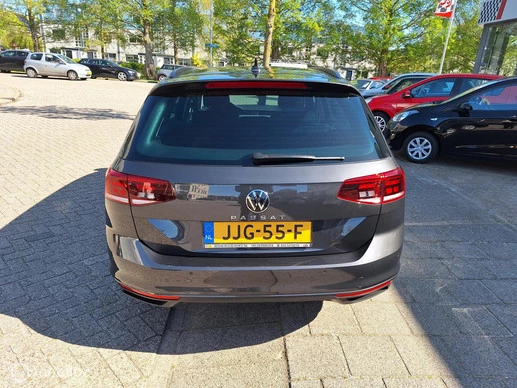 Volkswagen Passat - Afbeelding 9 van 24