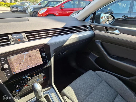 Volkswagen Passat - Afbeelding 16 van 24