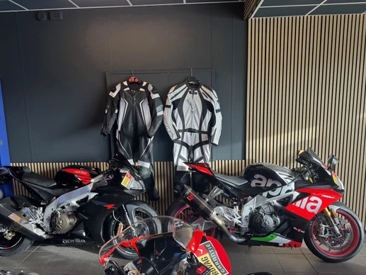 Aprilia Tuono V4 - Afbeelding 9 van 14