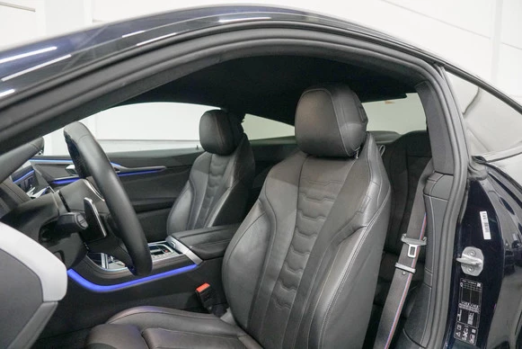 BMW 8 Serie - Afbeelding 11 van 30