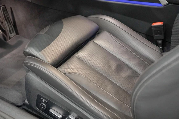 BMW 8 Serie - Afbeelding 24 van 30