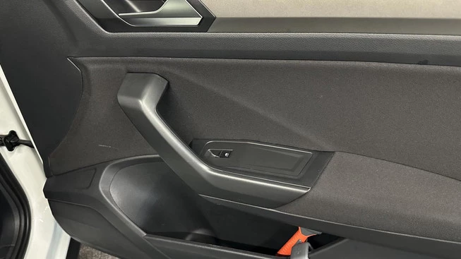 Volkswagen T-Roc - Afbeelding 17 van 30