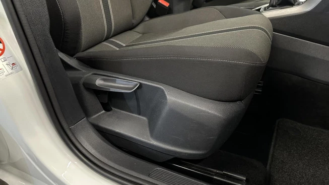 Volkswagen T-Roc - Afbeelding 18 van 30