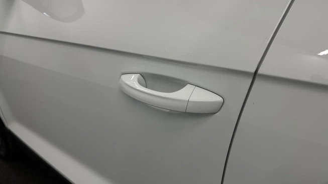 Volkswagen T-Roc - Afbeelding 23 van 30