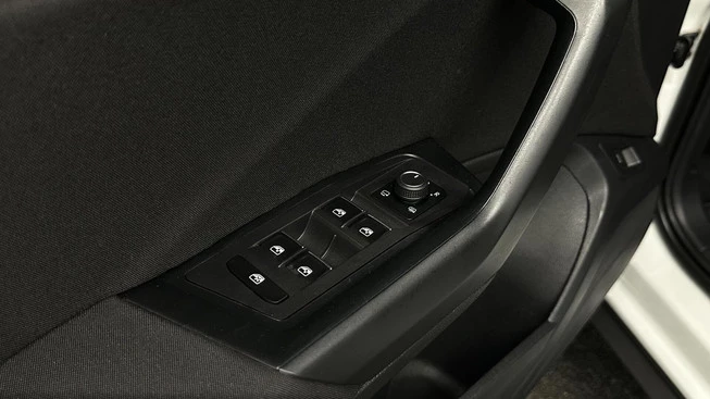 Volkswagen T-Roc - Afbeelding 26 van 30