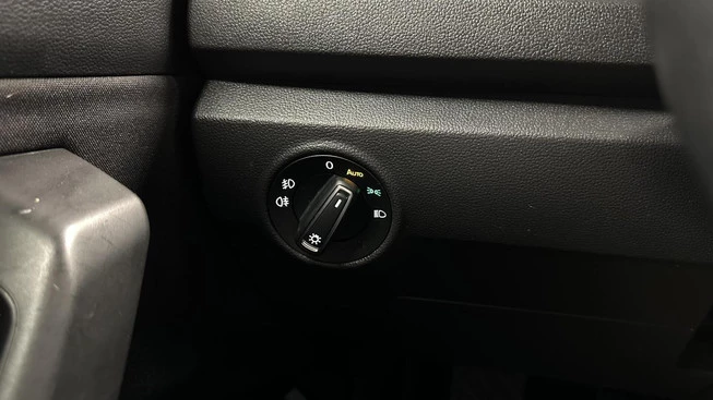 Volkswagen T-Roc - Afbeelding 27 van 30