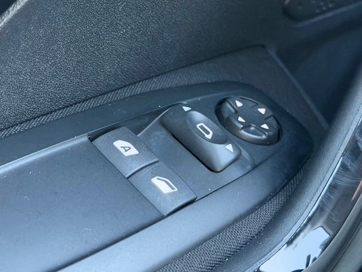 Peugeot 208 - Afbeelding 29 van 30