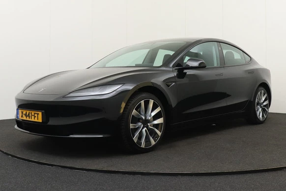 Tesla Model 3 - Afbeelding 1 van 30