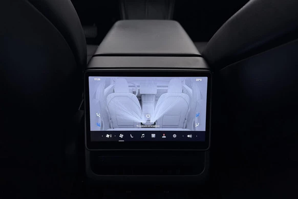 Tesla Model 3 - Afbeelding 17 van 30