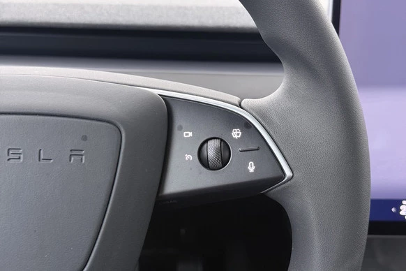 Tesla Model 3 - Afbeelding 22 van 30