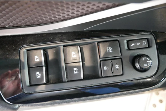 Toyota C-HR - Afbeelding 23 van 30