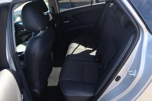 Toyota Avensis - Afbeelding 17 van 30