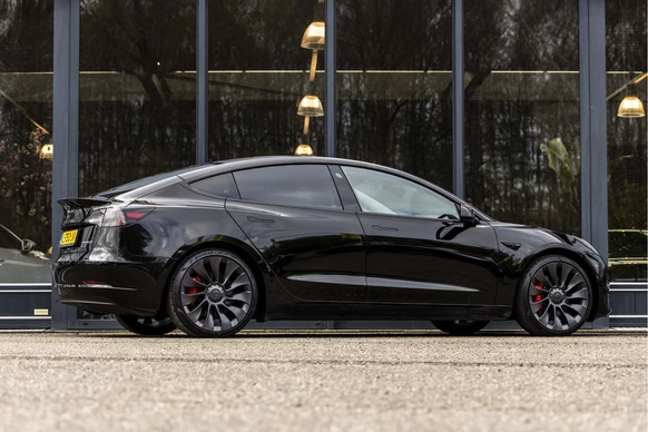 Tesla Model 3 - Afbeelding 5 van 30