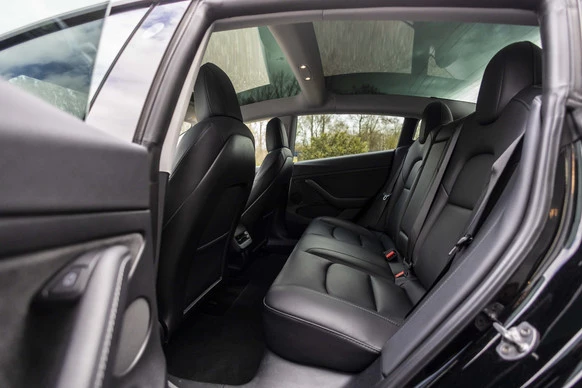 Tesla Model 3 - Afbeelding 15 van 30