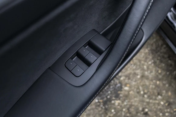 Tesla Model 3 - Afbeelding 23 van 30