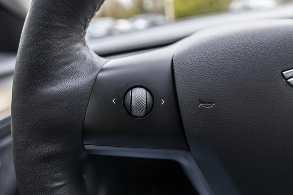 Tesla Model 3 - Afbeelding 27 van 30