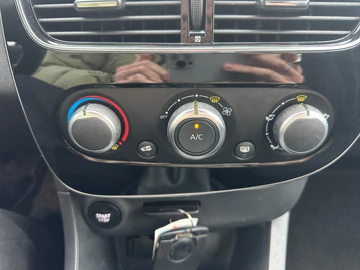 Renault Clio - Afbeelding 28 van 30