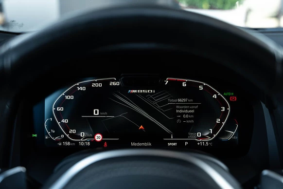 BMW 8 Serie - Afbeelding 12 van 30