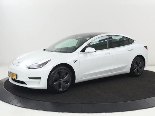 Tesla Model 3 - Afbeelding 1 van 30