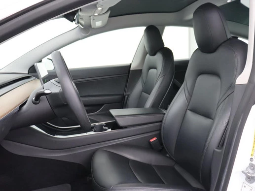 Tesla Model 3 - Afbeelding 5 van 30