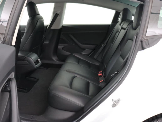 Tesla Model 3 - Afbeelding 8 van 30