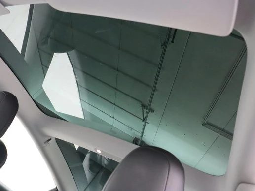 Tesla Model 3 - Afbeelding 18 van 30