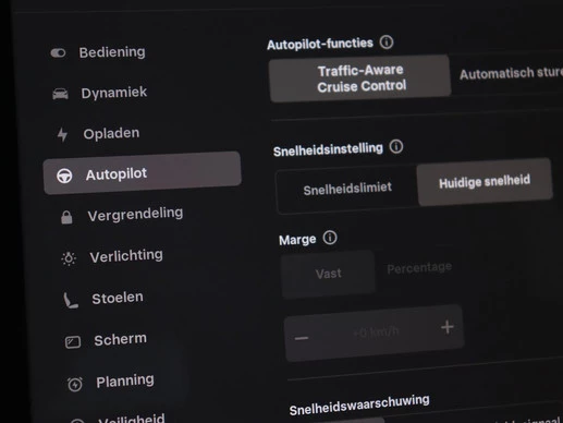 Tesla Model 3 - Afbeelding 28 van 30