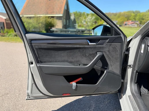 Škoda Superb - Afbeelding 16 van 30