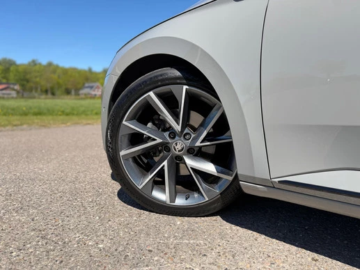 Škoda Superb - Afbeelding 28 van 30