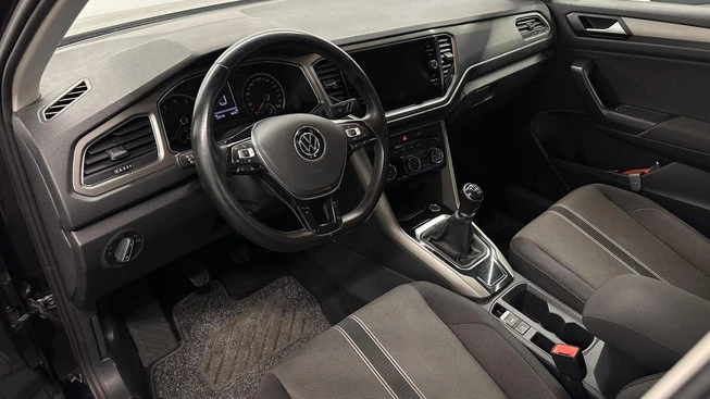 Volkswagen T-Roc - Afbeelding 28 van 30