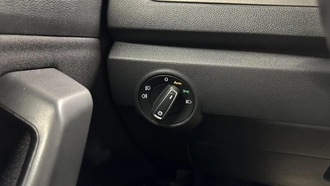Volkswagen T-Roc - Afbeelding 29 van 30