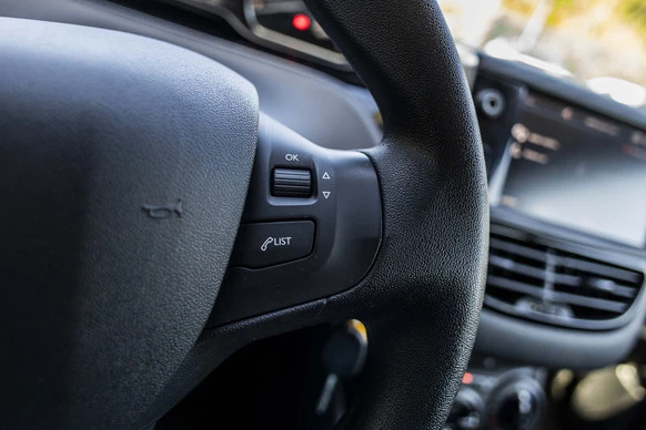 Peugeot 208 - Afbeelding 27 van 30