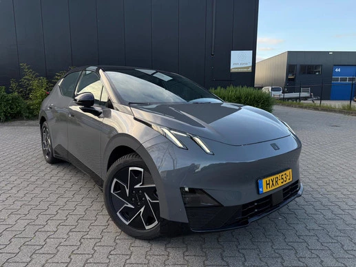Lynk & Co 02