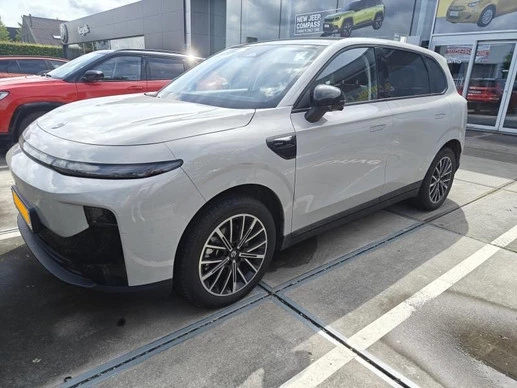 Leapmotor B10