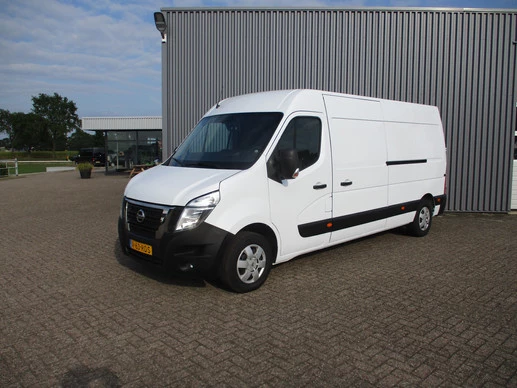 Nissan NV400