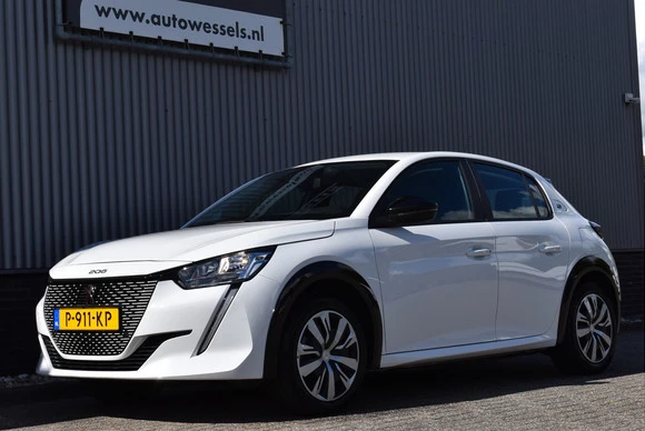 Peugeot e-208