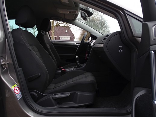 Volkswagen Golf - Afbeelding 9 van 30