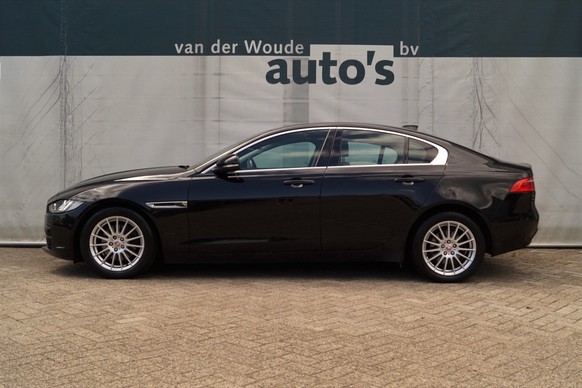 Jaguar XE - Afbeelding 1 van 30