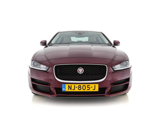 Jaguar XE - Afbeelding 2 van 30