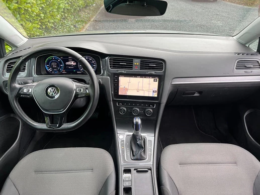 Volkswagen e-Golf - Afbeelding 11 van 30