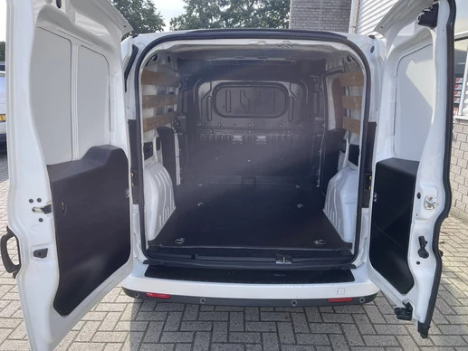 Opel Combo - Afbeelding 11 van 25